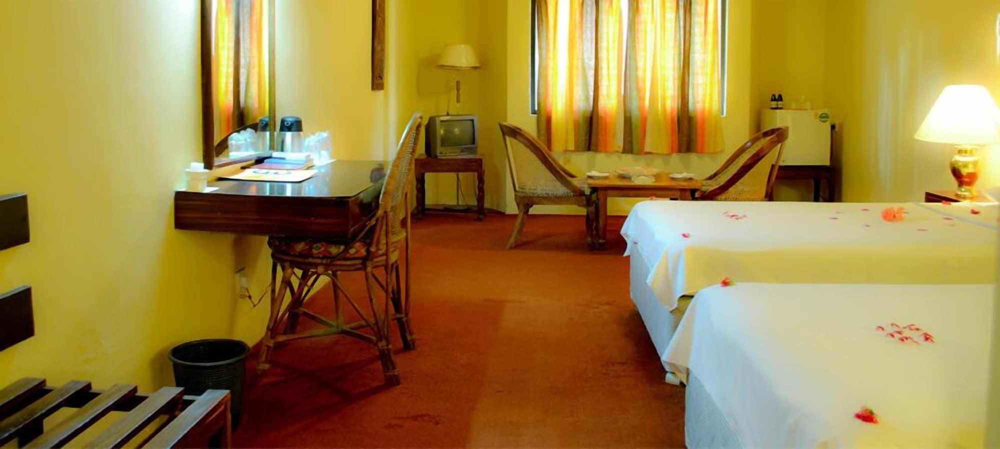 Ratnaloka Tour Inns Ratnapura Eksteriør billede